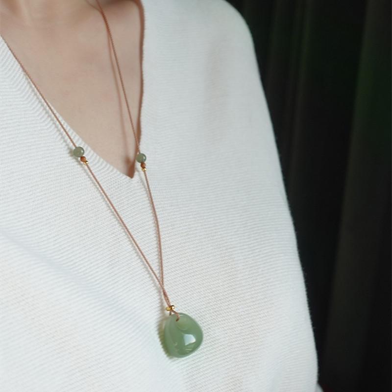 

Green Jade Pendant Necklace – Brown Cord Adjustable Chinese Style Jewelry, Elegant Peaceful Gift for Women зелений