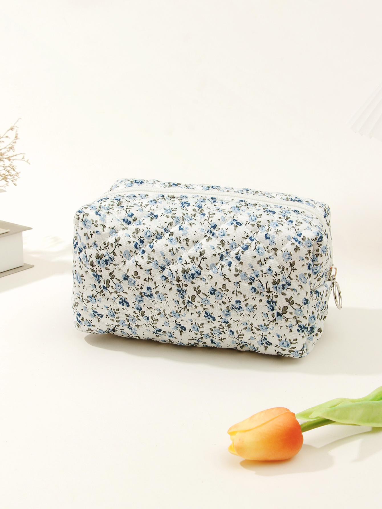 

Дорожная косметичка Berg Luggage из стеганого хлопка с цветочным узором 18*10*10cm синий