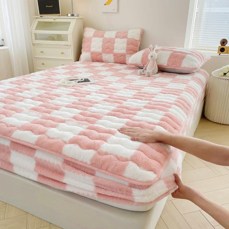 Autumn And Winter Arctic Velvet Cotton Bed Sheet Three Piece Set Chessboard Pattern Milk Velvet Thick Mattress Protective Cover Coral Velvet Bed Cover