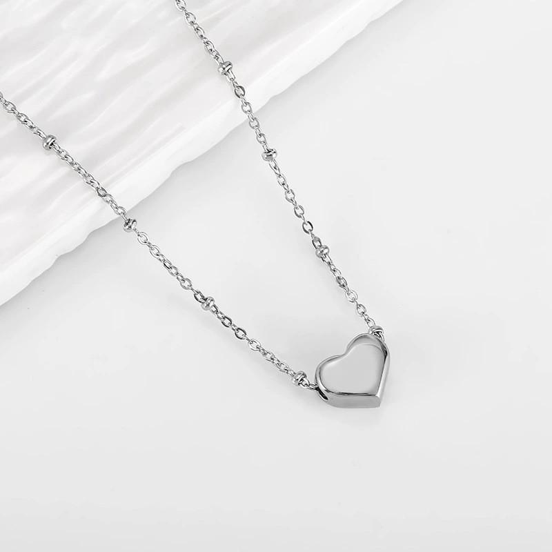 18k Herz Halskette: Europäisch-Amerikanische Leichte Luxus Titanstahl Schlüsselbein Kette