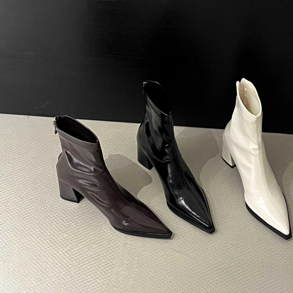 Ny produkt~ 2025 höst och vinter nya spetsiga tjockklackade mjuka läder tunna stövlar bakre dragkedja Martin-kängor dam korta stövlar mellanhög klack