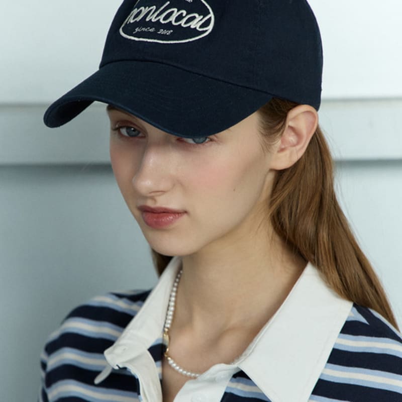 NONLOCAL Broderad Keps - Marinblå