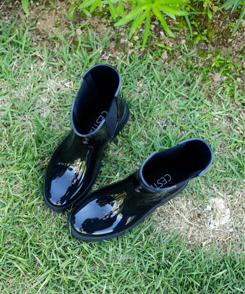 Cesti High-Top Chelsea Rain Boots (Black)