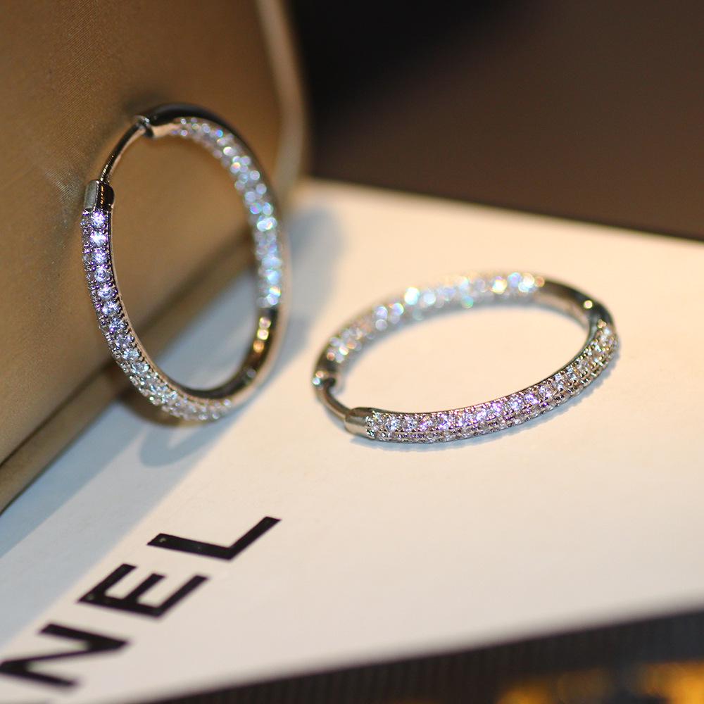 High-Quality Diamond Paved Hoop Earrings – Small, Niche, Luxury Feel Ear Jewelry