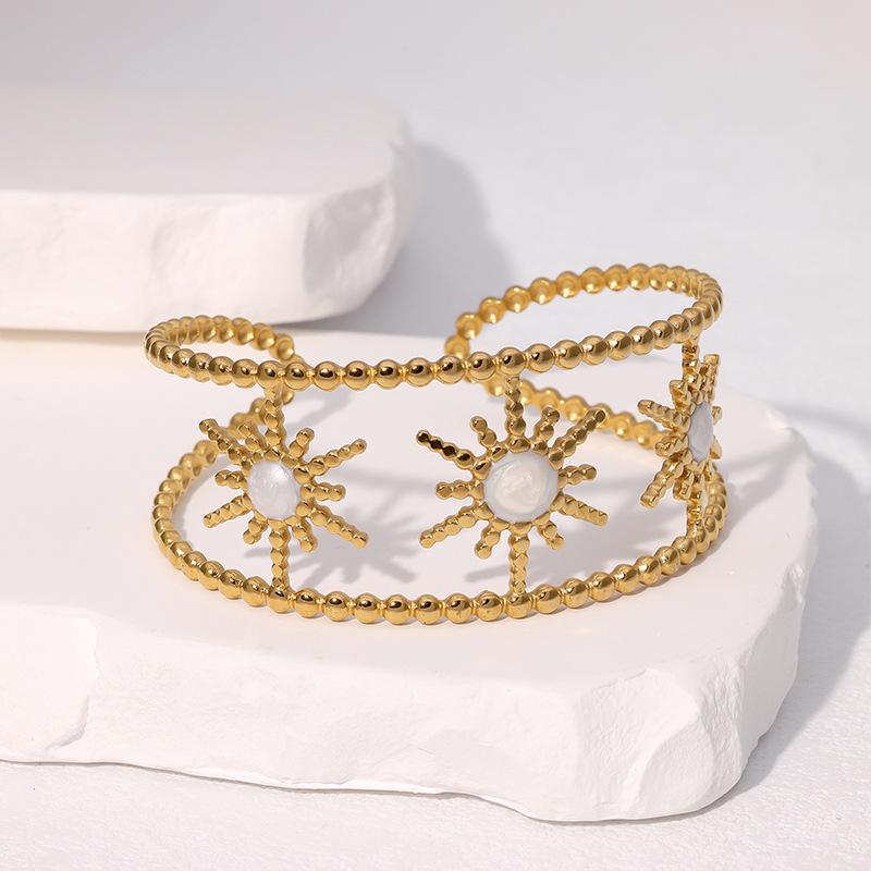 Non-tarnish Vintage Retro Hollow Sunflower Drip Oil Bracelet Medieval Niche Design Sense Geometric Exaggeration Stainless Steel