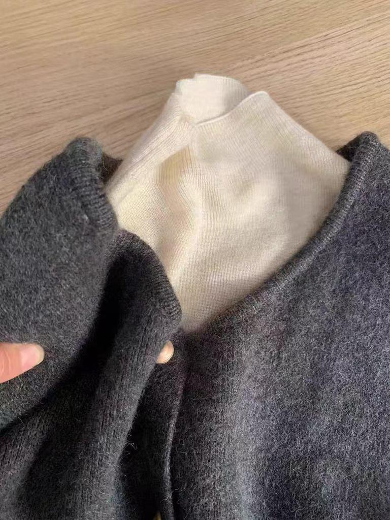 Elegant Korean-Style Gold Buckle Knit Vest: Soft, Fluffy Autumn/Winter Outerwear for Women - Solid Color Layering Top for Spring