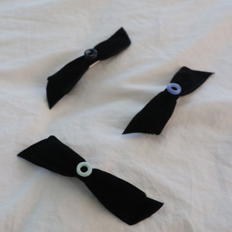 APIOH VELVET HAIRPIN