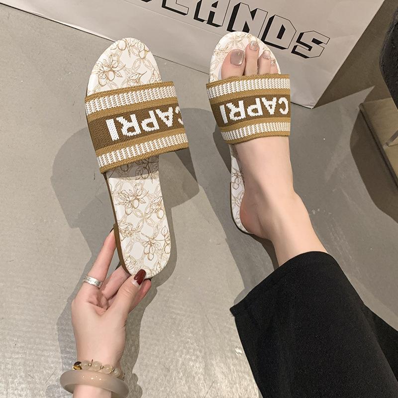 

Foreign trade large size slippers embroidered with versatile fashion letters flat bottom outer wear high-end comfortable summer women s slippers 43 жёлтый