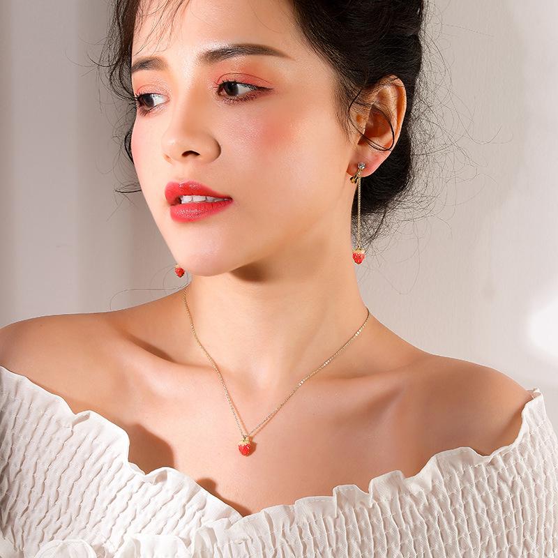 Strawberry Ear Clips & Necklace Set: Charming and Fresh Design for Women and Girls Without Ear Piercings.