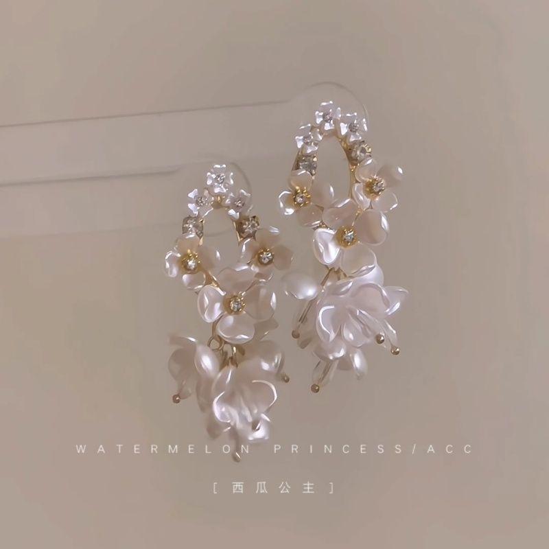 Crystal Hollow Flower Water Drop Earrings French Retro Niche Earrings Fashion Versatile Temperament Earrings
