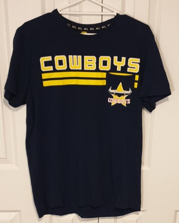 NORTH QUEENSLAND COWBOYS Logo Official NRL Pocket Front TShirt Navy Blue Size L Unisex T-Shirt XXL