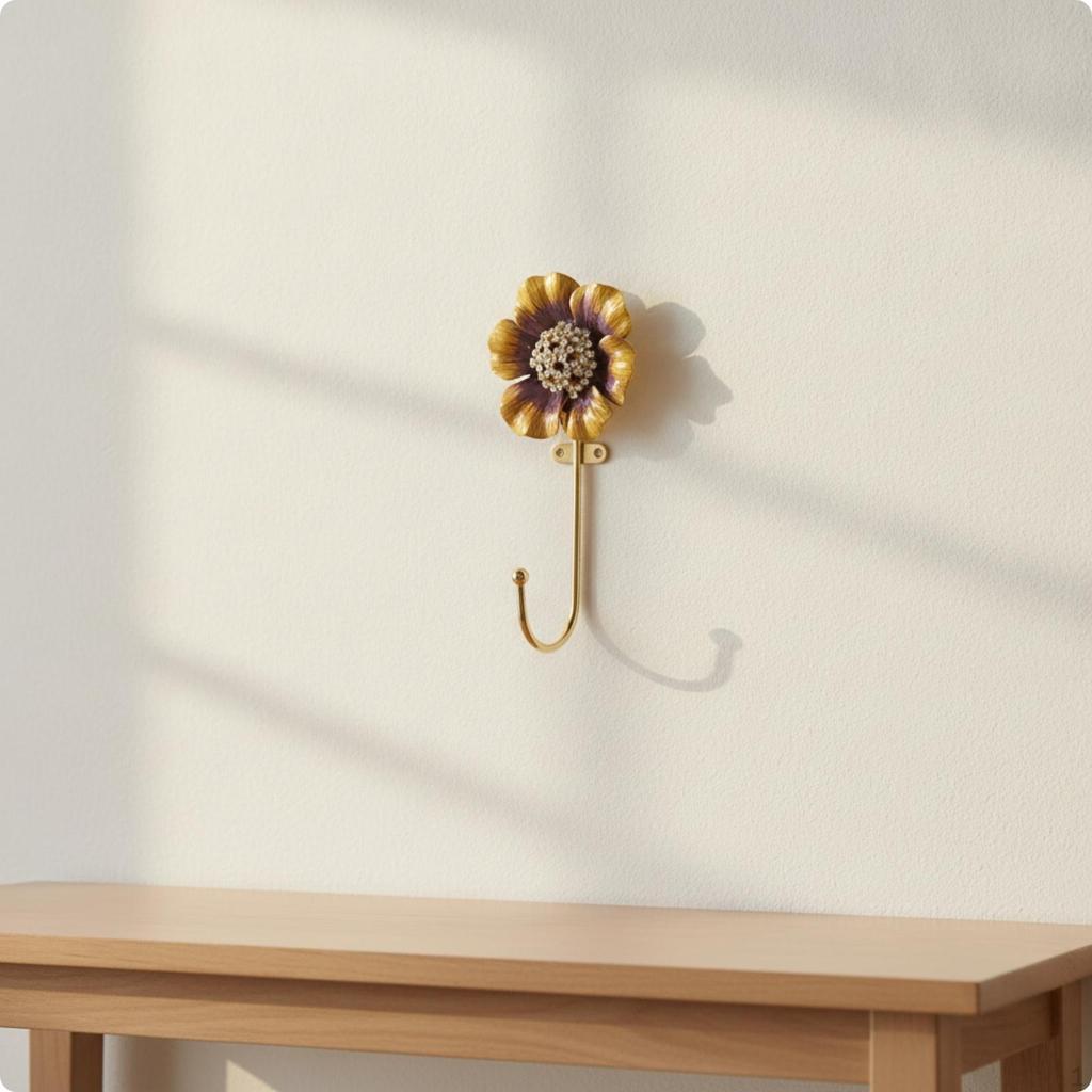 Goldener Haken mit floralem Abschluss | Stabile Zinklegierungskonstruktion, Dekorativer Wandhaken, für