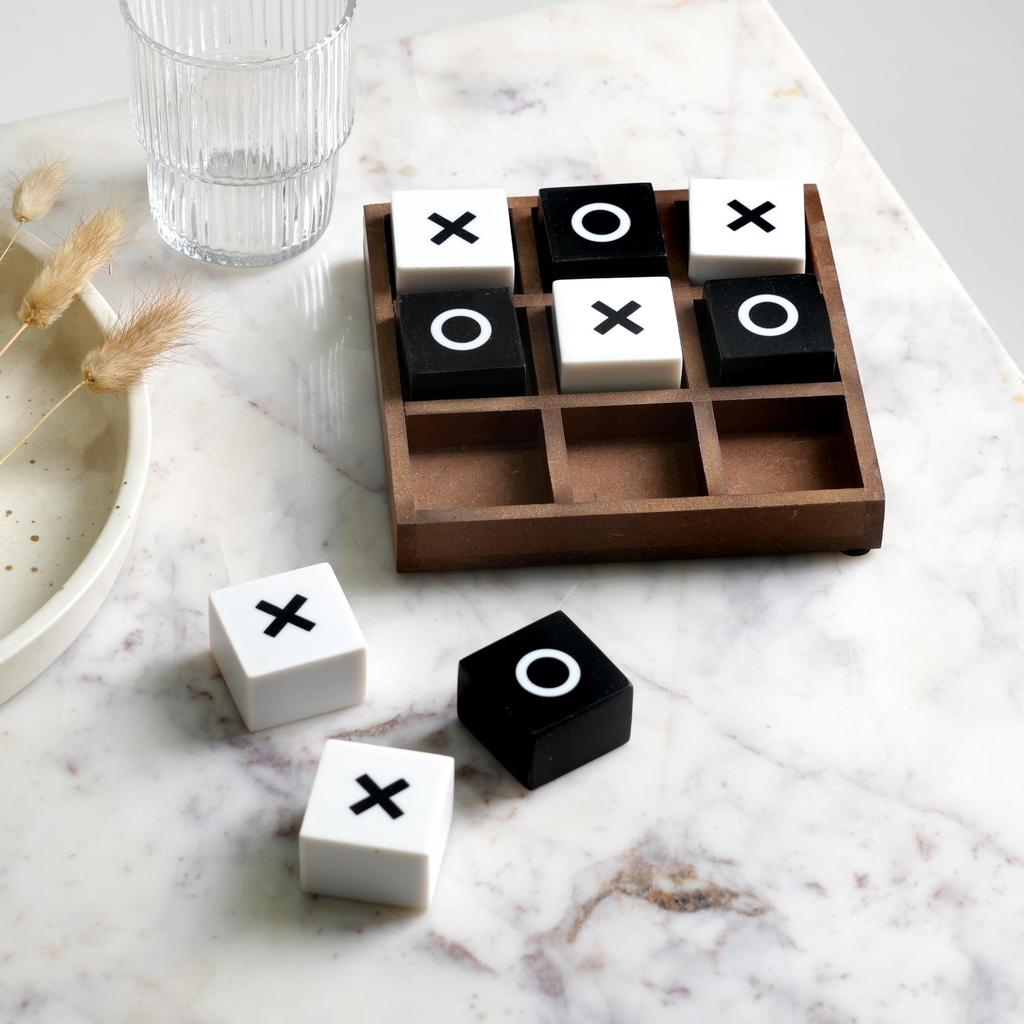 Handmade Tic Tac Toe Game MDF Tray Resin Pieces - Black & White