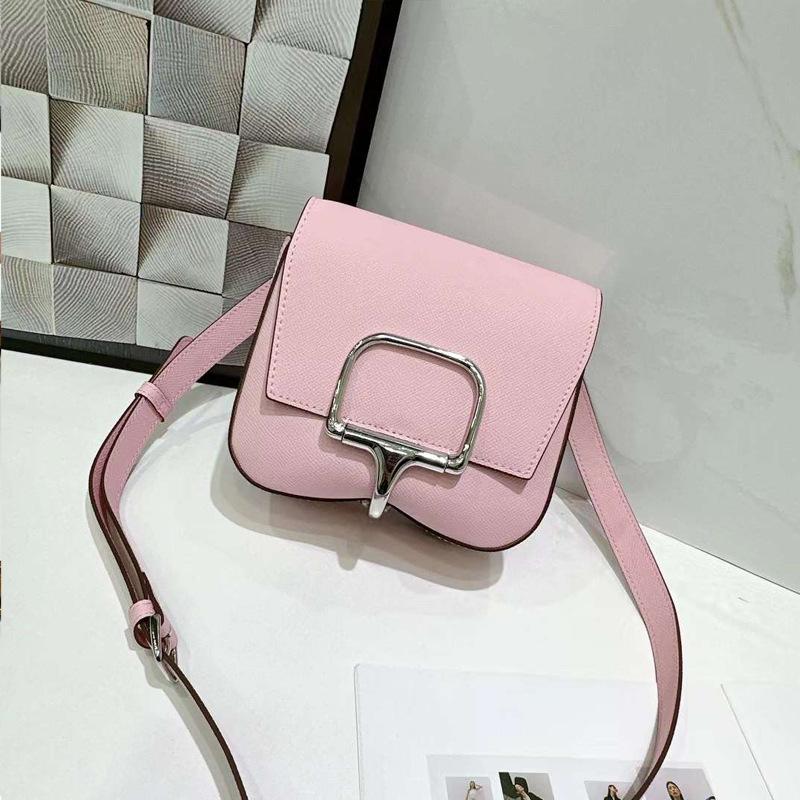 Crossbody Sedlová taška Nová Pravá kůže DellaElan Medová Boková Taška z hovězí kůže Zadní část Taška s potiskem dlaně D-přezka Čtvercová taška Horizontální PP taška
