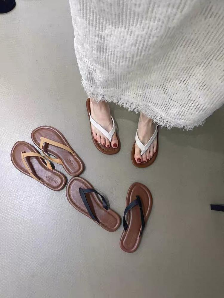 Flat-bottomed Cool Slippers Women's Summer Wear Internet Celebrity Ins Trendy Fashion Versatile Flip-flops Women's Simple Toe Beach Shoes