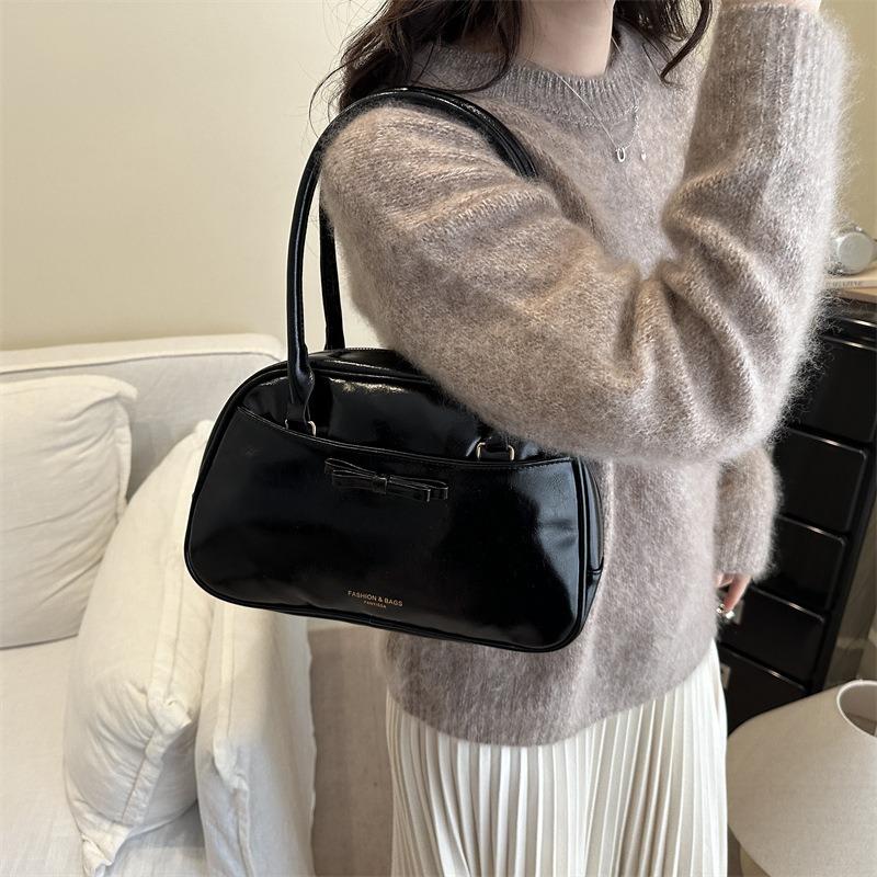 Premium Texture Portable Pillow Bag Women's Bag Spring New Fashion Simple Shoulder Bag Commuter Armpit Bag