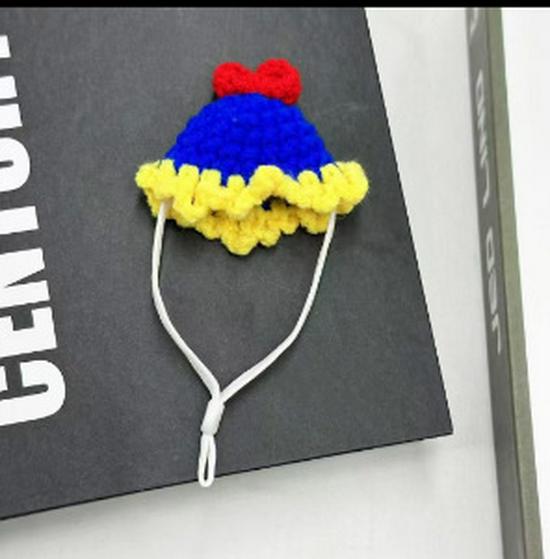 Valentine's Pearl Desktop Goose Set with Mini Knitted Hat & Adjustable Wings Clothing