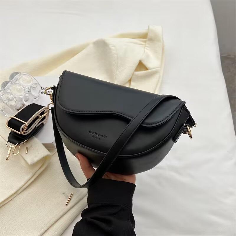 Retro Torba z klapką w jednolitym kolorze dla kobiet Mała torebka typu siodło pod pachę Premium tekstura Damska torebka Wiosna Nowa Popularna torba listonoszka Modne torby na jedno ramię