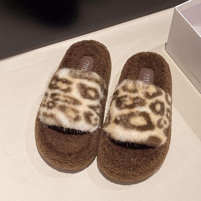 2025 autumn and winter Internet celebrities leopard print fashion versatile fluffy slippers women wear one-word drag trendy shoes platform cotton sli