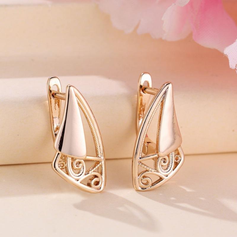 Wish Champagne Gold Glossy Triangle Ear Buckle