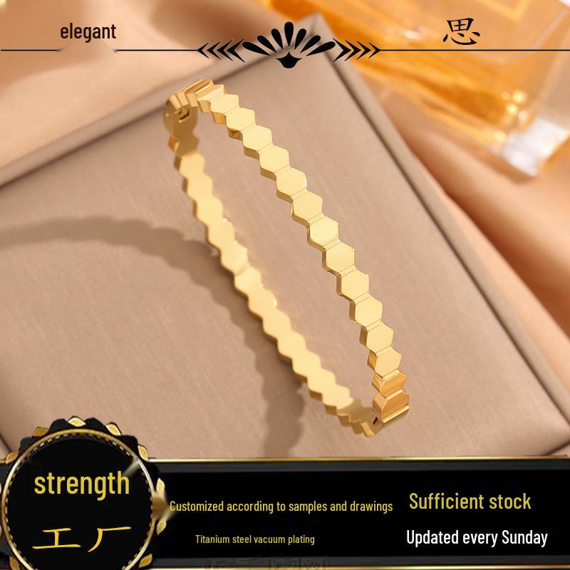 

18K Gold-Plated Snake-Shaped Rhombus Buckle Bangle in Titanium Steel