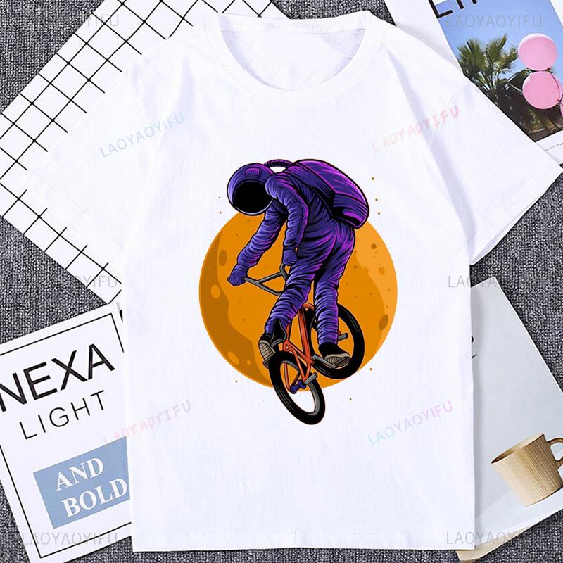 Astronaut BMX Riding Moon Graphic T-shirt XXXL