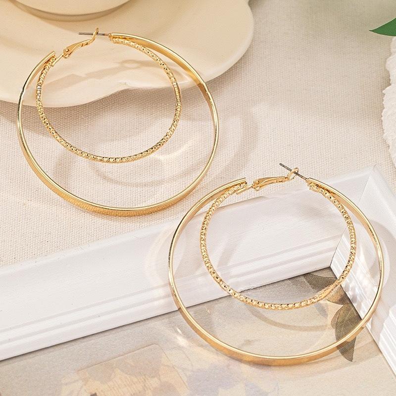 

Ретро объемные двухслойные серьги золотой