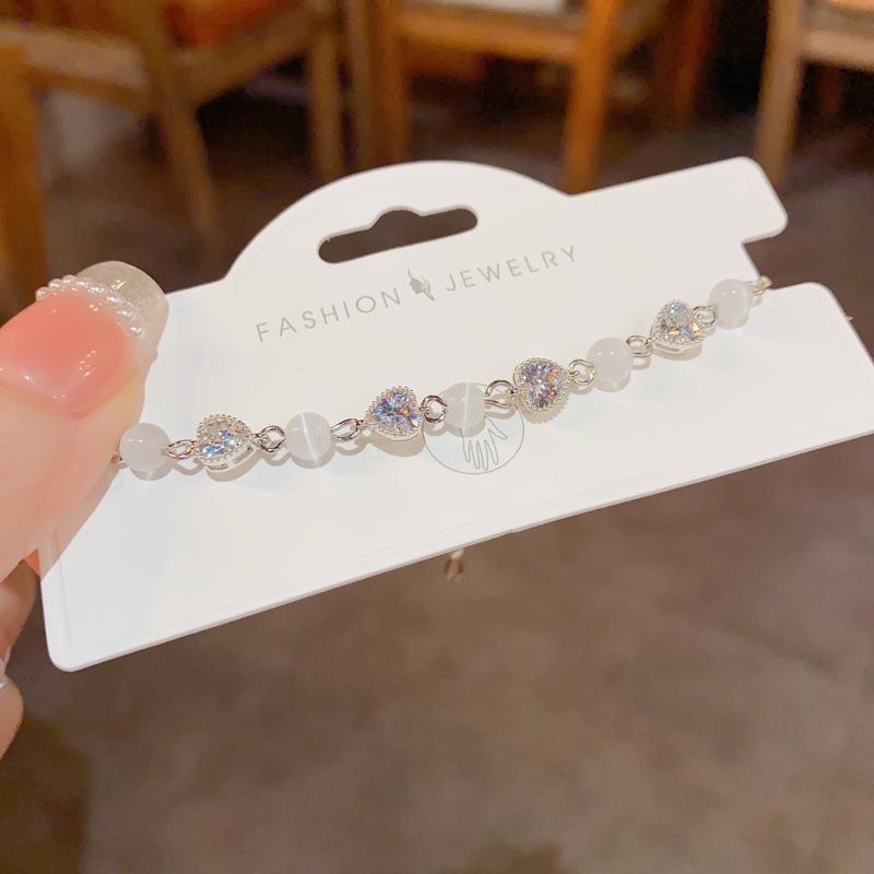 Niche Women's Zircon Heart Bracelet - Versatile, Sweet, Simple Hand Jewelry