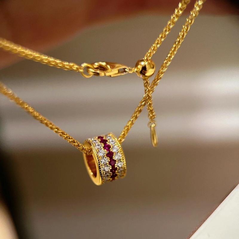 

Легкая роскошь, Высококлассный вид, Античный цвет, Кольцо с тремя рядами бриллиантов рубинового цвета, Ожерелье, Роскошный темпераментный набор