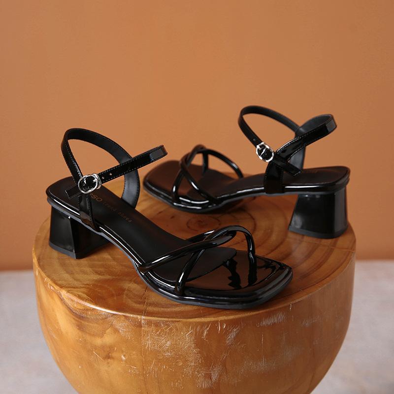 

Удобные босоножки на толстом каблуке с французским квадратным носком Летние босоножки на высоком каблуке с перекрещивающимися ремешками Элегантные женские босоножки 40 чёрный