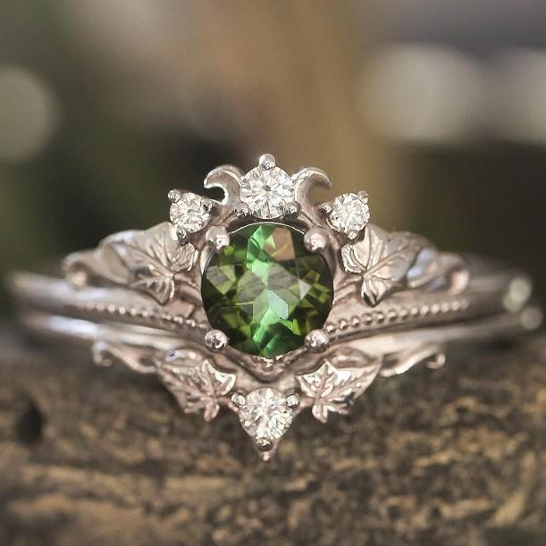 Elegant Floral Ring: Silver Crown with Green Zircon Branch Design for Couples