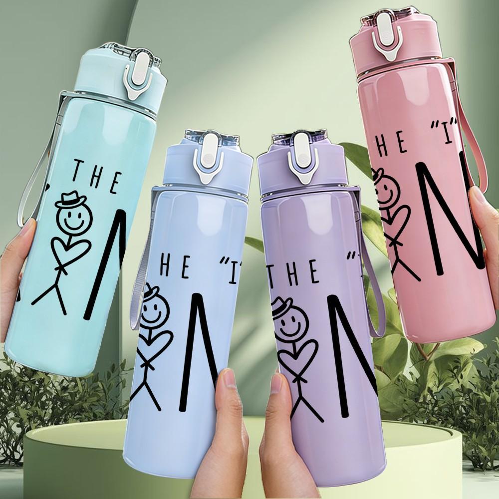 1PC Be The T In Kind Quote Pattern 750ml Color Plastic Sports Water Bottle Leakproof Flip Straw Lid Suitable for Sports Office Home Use