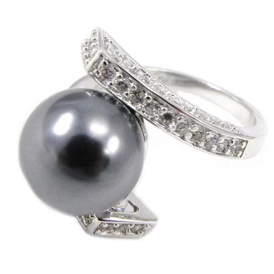 Γκρι ασημένιο δαχτυλίδι «Pearl Beauty».