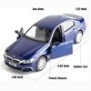 1:36 Scale Diecasting M550i autómodell ötvözött játékautó, visszahúzható járművek játékautó kisgyermekeknek gyerekeknek fiúknak lányoknak ajándék kék