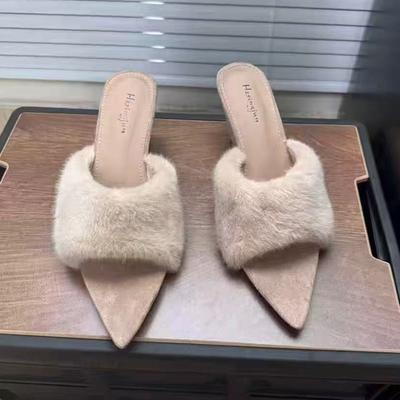 Pantoufles moelleuses pointues décontractées françaises premium, pantoufles à talons hauts, nouvelle mode automne et hiver 2025, pantoufles compensées