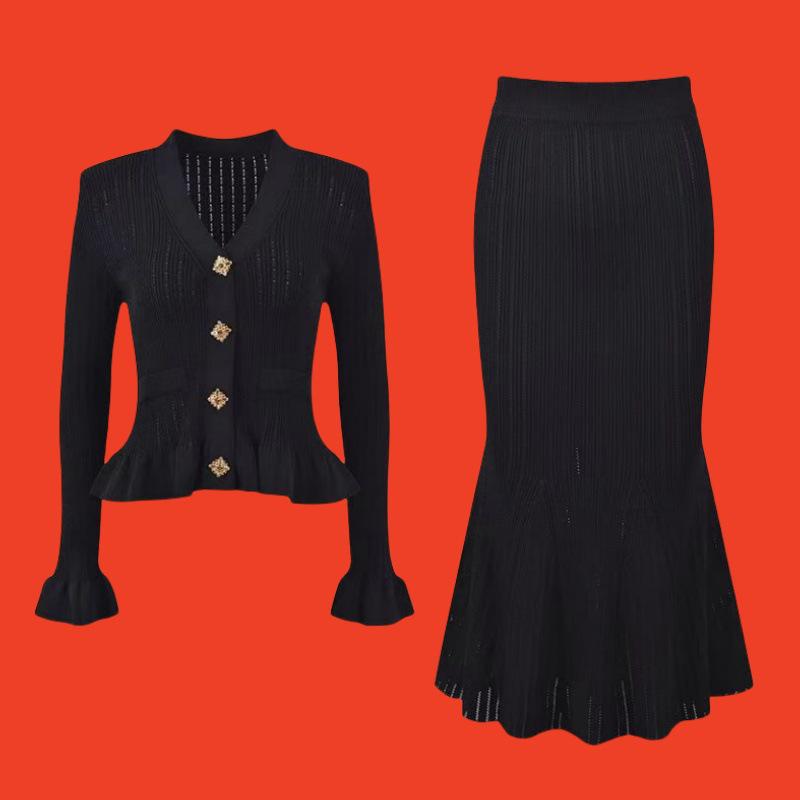 Autumn/Winter 2025 Waist-Cinching Flared Sleeve Knitted Top + Fishtail Coat Set