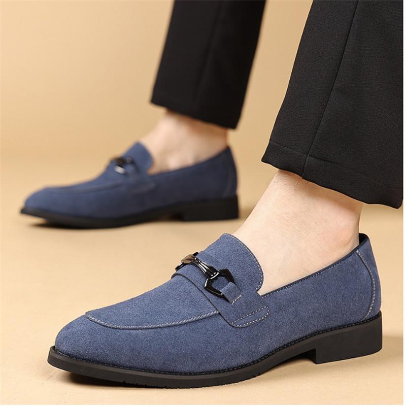 Lyx Trend Designer Nya Mocka Pu Läder Casual Skor För Män Grå Blå Svart Loafer Formell Bröllopsklänning Hemkomst