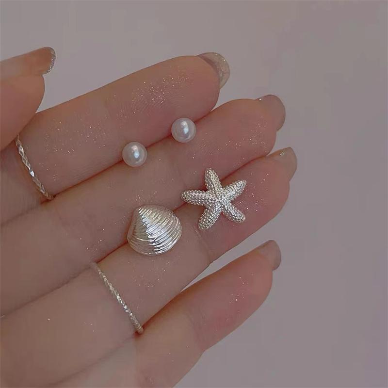 Simple Starfish Shell Stud Earrings for Women Aesthetic Mini Pearl Asymmetric Earrings Summer Beach Holiday Charm Jewelry Gifts
