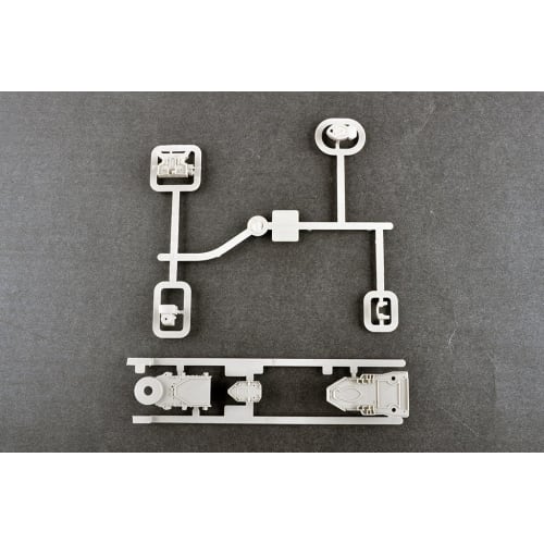Trumpeter 1/700 German Navy Battleship Gneisenau Plastic Model 06736 Molded Color