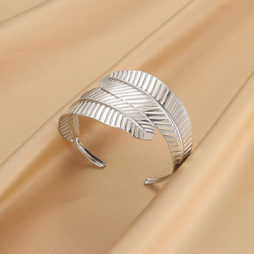 Flower Hollow Chunky Cuff Bangles For Women Fashion Waterproof Geometric Bracelet Wide Hand Jewelry Pulseras Summer Gift