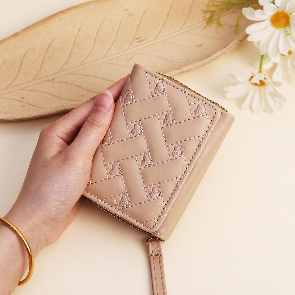 Women's Tri-fold Wallet: Simple Fashion, Embroidered Heart Design, Multi-Card Slots, Money Clip