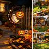 Gruselige Außen-Terrassen-Akzente Solar-Halloween Metall-Gartenstecker-Licht, Automatisches Ein-/Ausschalten Halbmond Schwarze Katze mit Hängenden Solarbetriebenen Laternen Kürbis