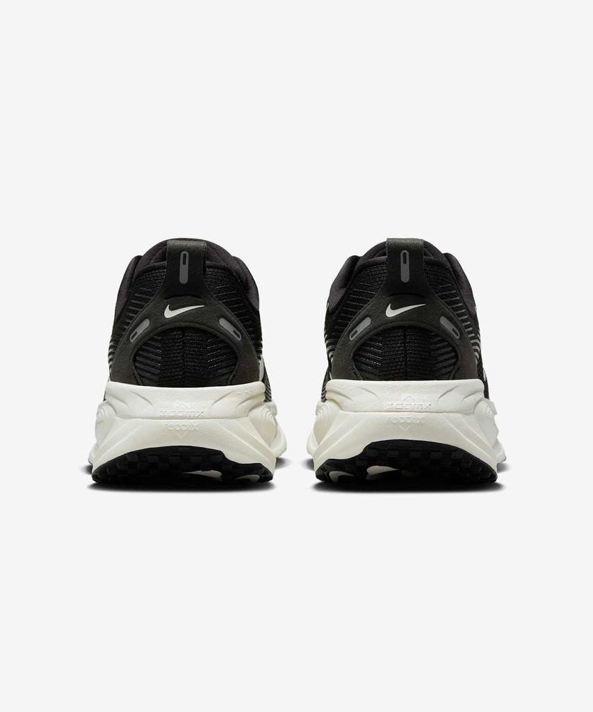 Nike Vomero 18 W - Black:Coconut Milk:Light Iron Ore:Summit White / Hm6804-005