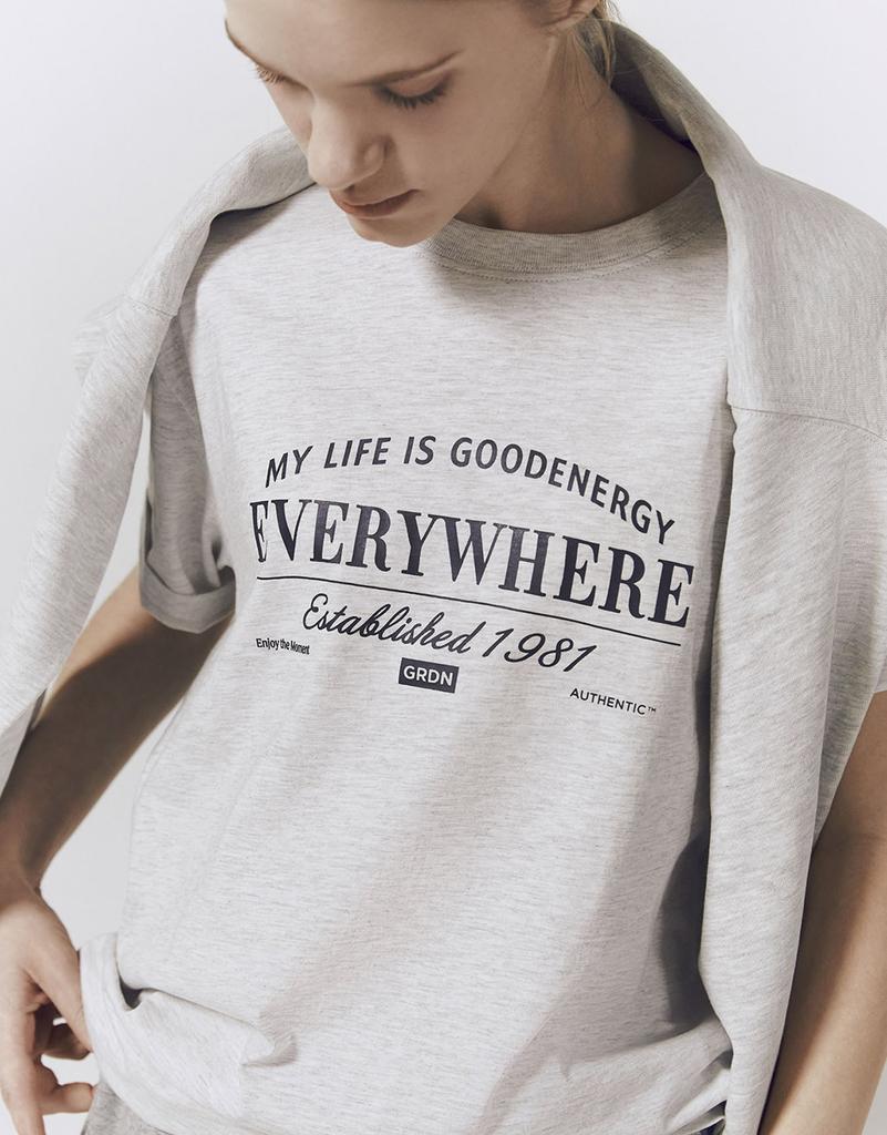 GIORDANO Loose Fit Graphic Short Sleeve T-Shirt (Good Energy) 396502 [5 Colors]
