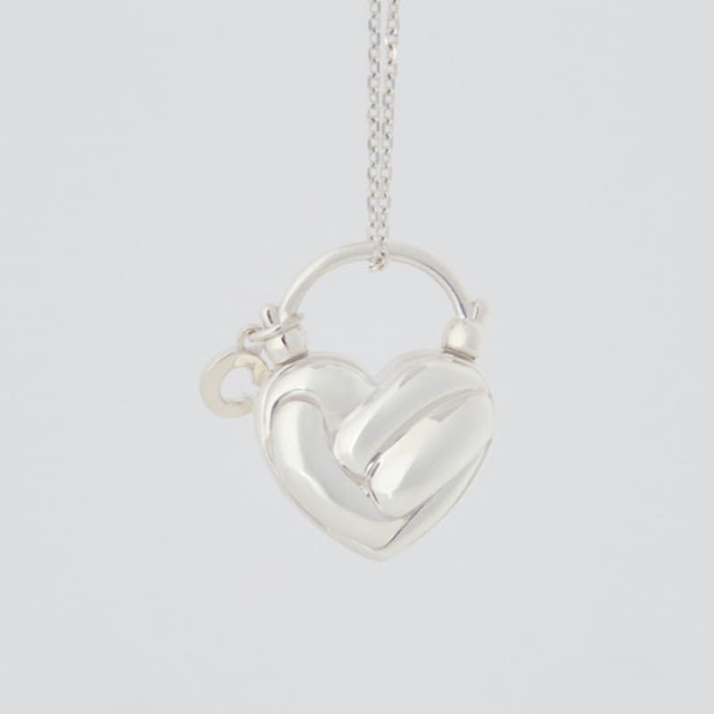 COLLECT SYNERGY Heart Knit Locket Pendant Necklace