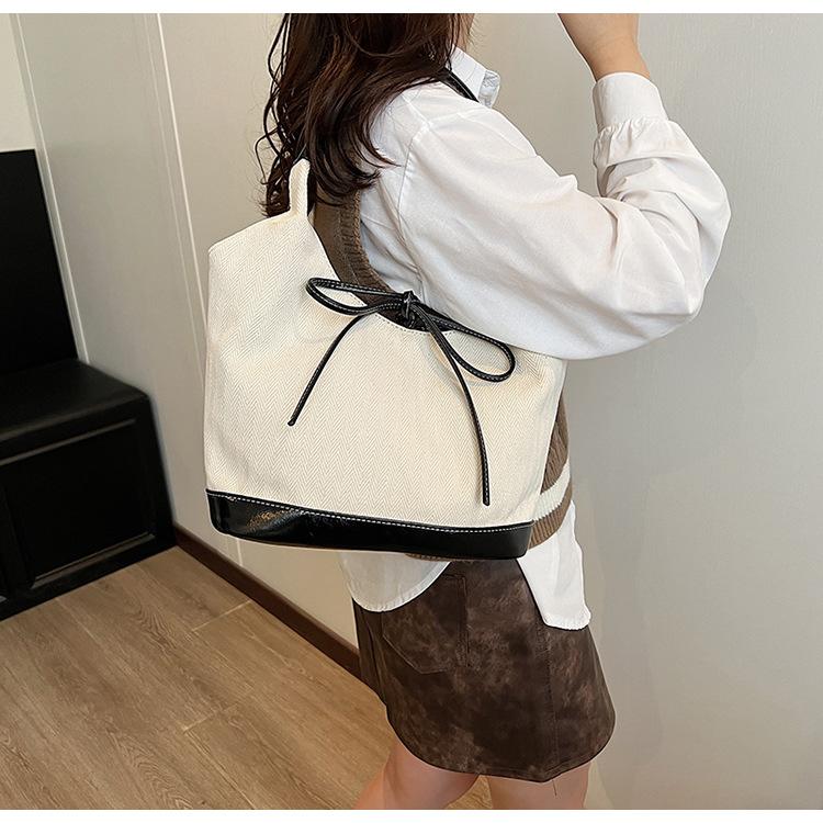 Hand carrying retro casual tote bag women's 2025 new Korean version trendy fashion polka dot underarm bag large capacity women's bag