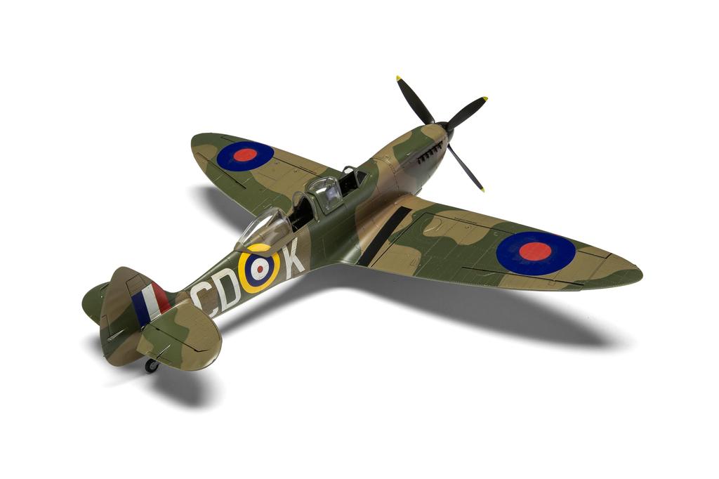 Airfix Supermarine Spitfire Plastic Model X5143 1/48 Tr.9 (Airplane)