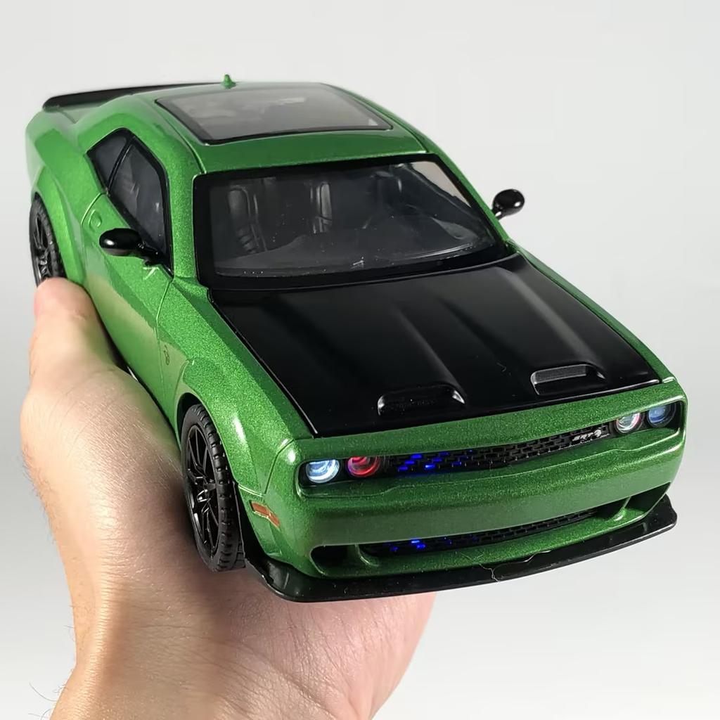 1:24 Dodge Challenger Hellcat Redeye Flash Version Alloy Metal Diecast Model American Muscle Car Computer Desktop Ornaments Gift