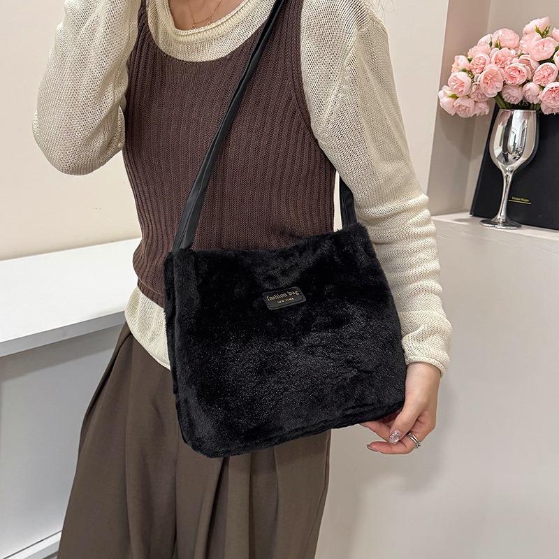 Autumn Fashion Plush Bag Women's Casual Versatile Large-capacity Commuter Tote Bag Textured Shoulder Handbag