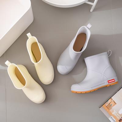Fashion New Rain Boots Women Waterproof Rubber Rain Shoes 2024 Fashion Platform Non-slip Ankle Boots Female Slip-On Kitchen Galoshes